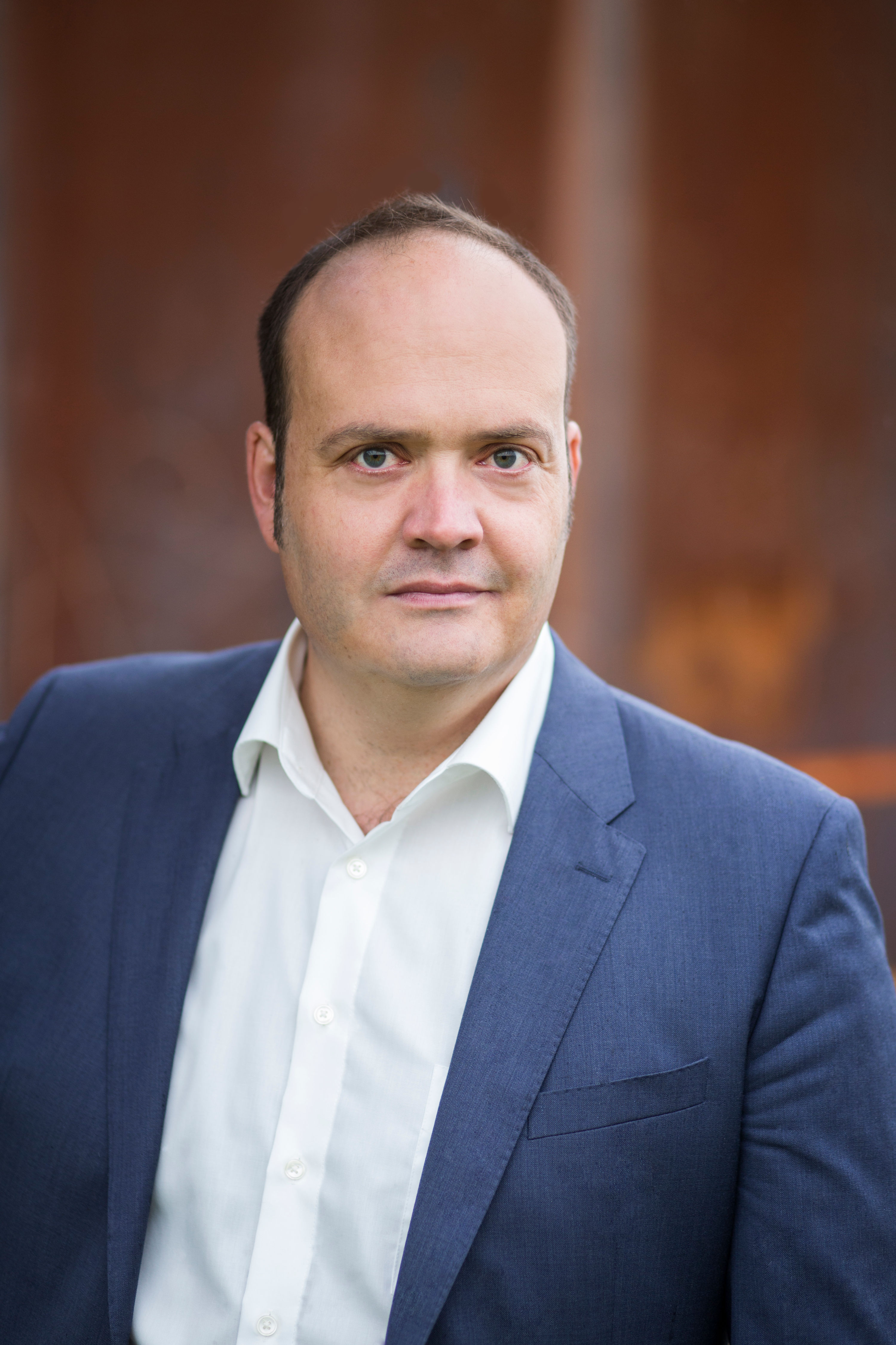 Portraitbild von Robin Alexander
